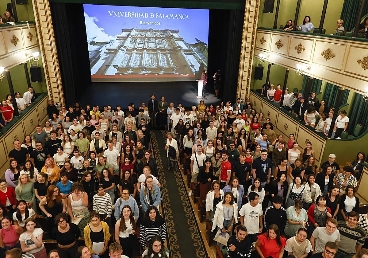 Impulso a másteres en inglés para atraer a nuevos estudiantes La